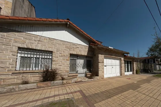 Venta Casa 6 Ambientes San Agustin 611 Llavallol