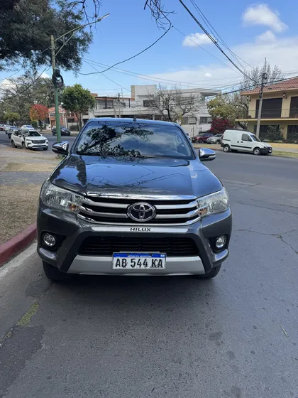Toyota Hilux Pick-up 2.8 Cd Srv 177cv 4x4