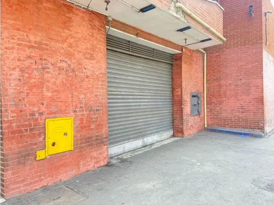 Local Comercial En Alquiler En Catia Excelente Zona Peatonal 200 M2.
