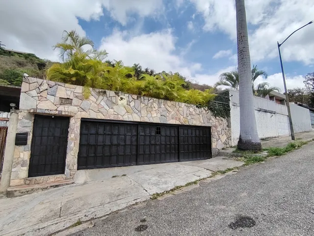 Casa En Venta El Cafetal, Calle El Limón 312m² C / 521m² T, Jg