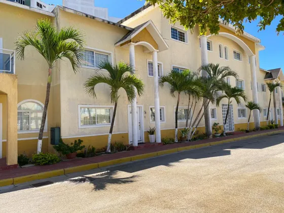 Bello Townhouse Actualizado. 3h. Terraza. Costa Azul