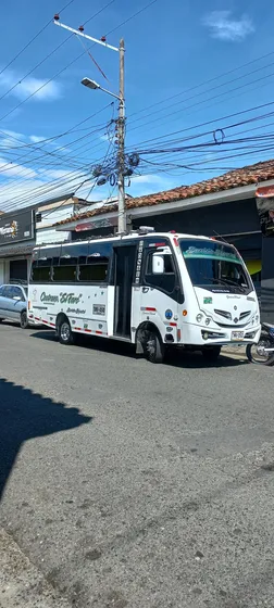 Buseta Nissan Capstar Servicio Especial Excelente Estado