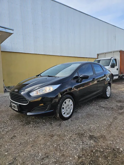 Ford Fiesta 1.6 S Sedán