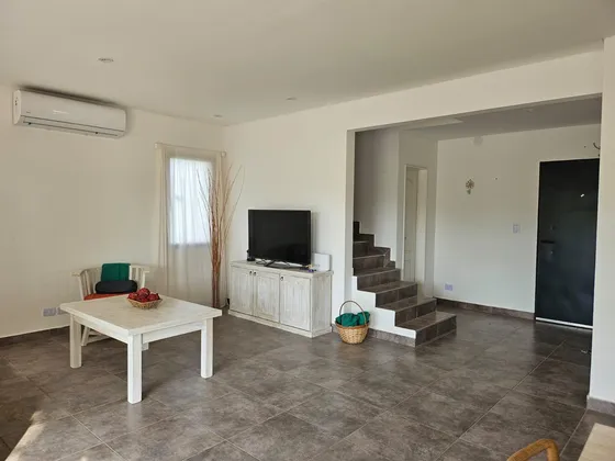 Casa En  Venta Y Alquiler Anual En Acacias