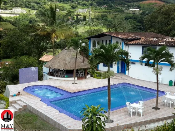 Finca De Recreo En Barbosa   Antioquia Por Día De Sol O Fin De Semana