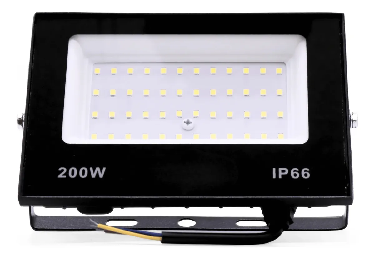 Refletor LED holofote de 200W com luz branca fria, detalhando a frente com múltiplos LEDs, a inscrição "IP66" e os fios para conexão elétrica.