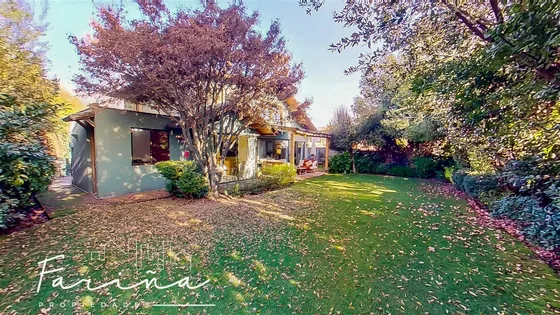 Acogedora Casa En Venta 5d, Sector San Carlos De Apoquindo