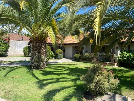Casa En Venta, Sector La Campiña. Machalí. 