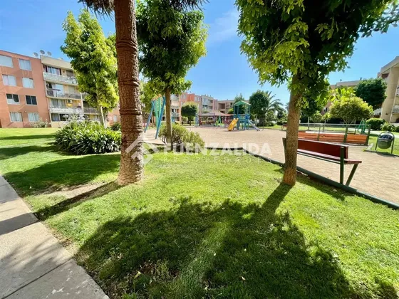 Depto. En Primer Piso Con Estacionamiento En Condominio