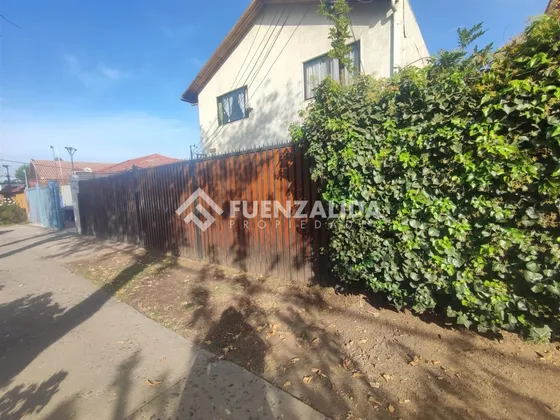 Casa En Venta De 5 Dorm. En Peñalolén