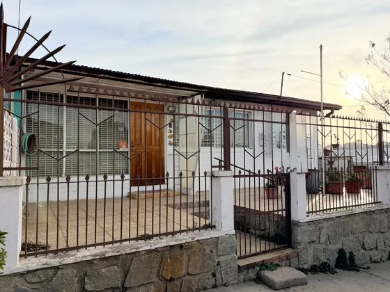 Se Vende Casa Con Gran Terreno En Quilpué (nicole)