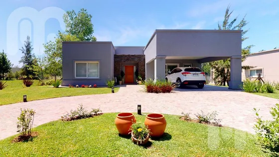 Venta Casa De 3 Dormitorios En Miralagos