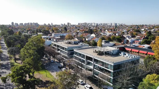 Excelente Oficina En Edificio Plaza Rocha