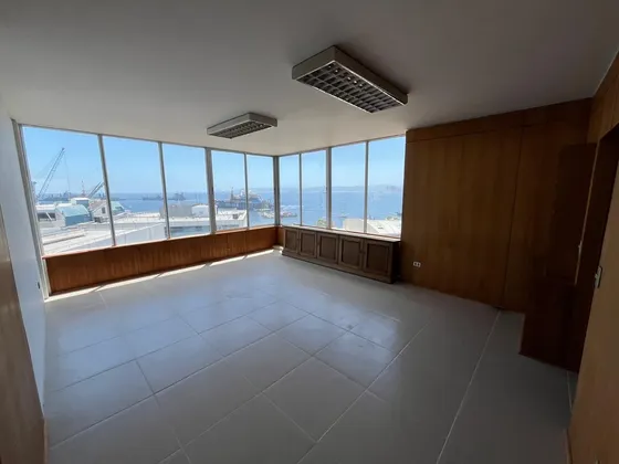 Luminosa Oficina Con Vista Al Mar De 46m2 En Valparaíso