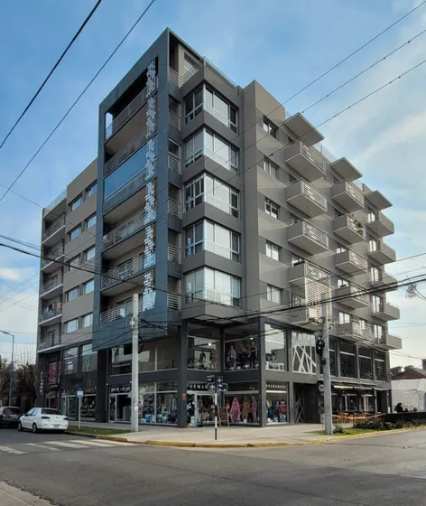 Departamento En Venta De 2 Dormitorios C/ Cochera En Belén De Escobar