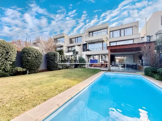 Casa Mediterranea En Condominio 