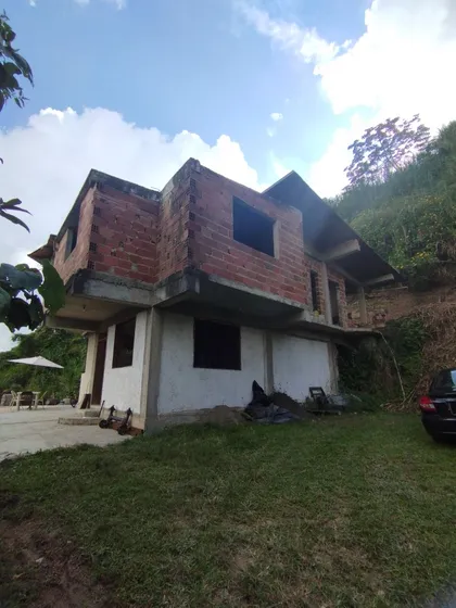 Best House Vende Casa En Construcción En San Antonio De Los Altos Las Polonias Viejas