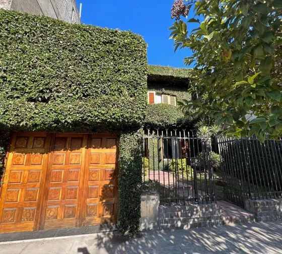 Venta De Casa De 4 Ambientes En Flores