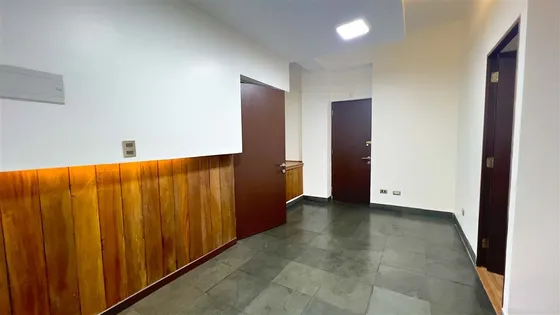 Oficina En Arriendo En Las Condes, Metro Manquehue