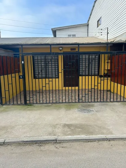 Se Vende Excelente Casa De 2 Pisos 3d 1b Viña Del Mar