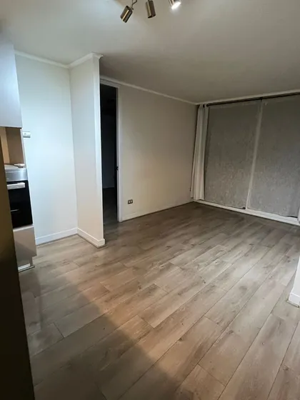 Arrienda Dueño, Dos Dormitorios Y 2 Baños, Cercano Metro