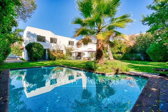 Gran Terreno, Gran Casa En Jardín Del Este