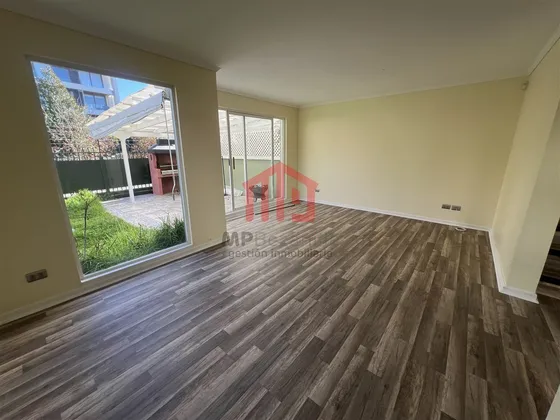 Casa En Arriendo De 3 Dorm. En Concón