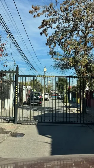 Amplia Casa Pasaje Cerrado, 4d2b