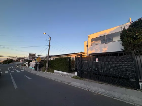Casa Uso Comercial - Vende Dueño  (suelo Zcs-2)