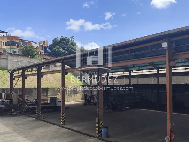 Se Alquila O Se Asocia Con Galpón Abierto De 2000 M2 Construido En Parcela De 6576 M2 1 Us$ Por M2, Ideal Para Maquinaria Pesada