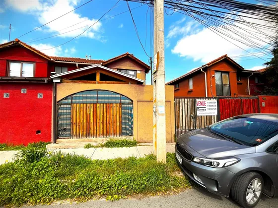 Vende Gran Casa 3 Dorm. En Portal Del Bosque Maipú