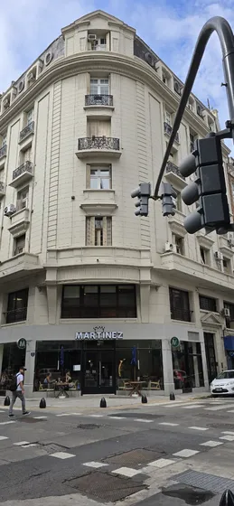 Oficina De Estilo - Impecable - Lista Para Usar - Posibilidad De Alquilarla Con Muebles - A Una Cuadra De Galerias Pacifico