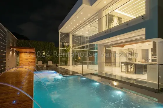 Se Vende Casa En La Floresta Mls #24-14827