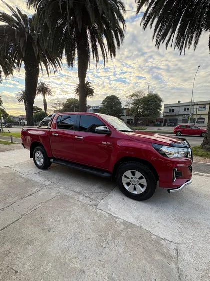 Toyota Hilux 2.7 D.cab. Srv 4x4