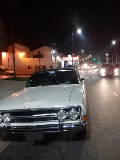 Ford Fairlane Ltd V8