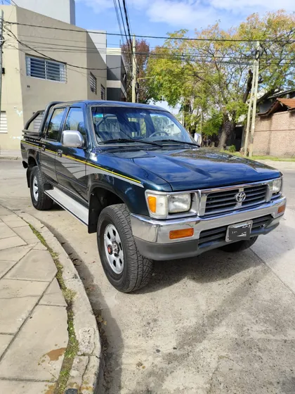 Toyota Hilux 2.8 D/cab 4x4 D Sr5
