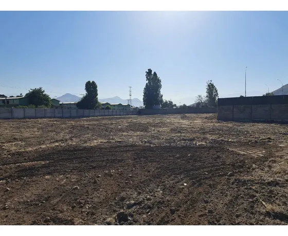 Gran Terreno De Uso Habitacional / Mixto