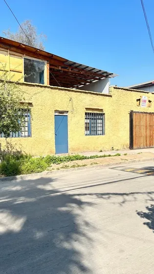 Vende Amplia Casa, Padre Faustino Gazziero, 4d, 3b, 3est. In