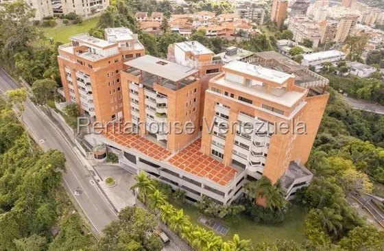 Agp Penthouse En Venta En Colinas De Bello Monte, En Obra Gris Para Remodelarlo, Con Vista Al Ávila 25-24386 Ys 