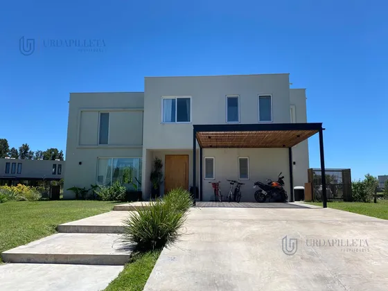 Casa En Venta En Pilara -la Calesa- Pilar - Urdapilleta Propiedaes