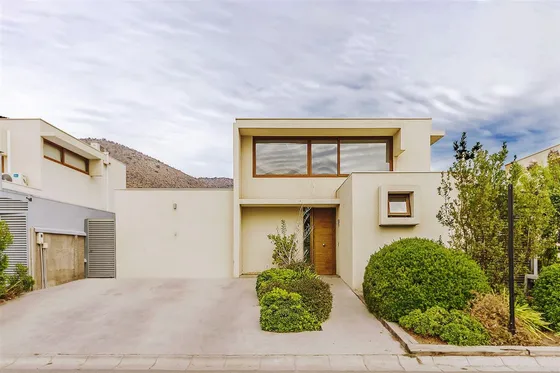 Casa En Venta De 3 D En Condominio Chamisero