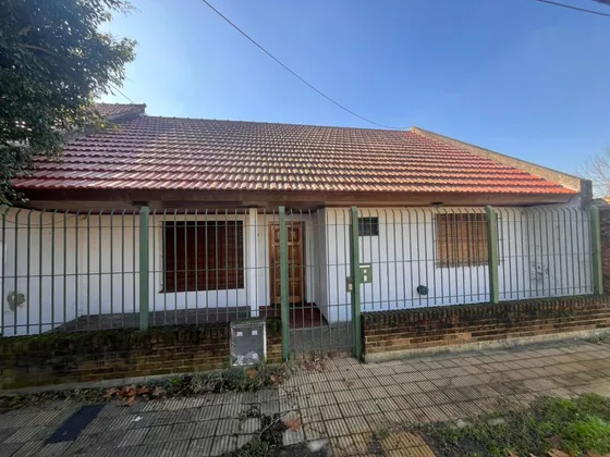 Alquiler Casa En Excelente Zona!!!!