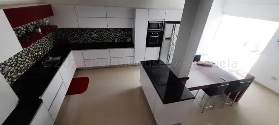  *jl/excelente Casa De 2 Niveles, C/vigilancia Privada, Y Mas En Venta La Mora Cabudare  Lara, Venezuela/josé López/#  23-26271/ 3 D  4 B/  209  M²  