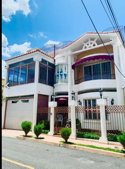 Magestuosa Casa En Ciudad Real Residencial Previlegiado. 