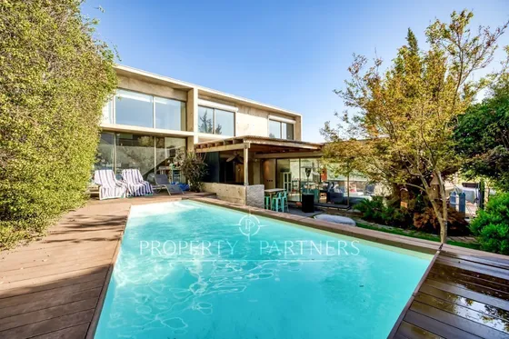 Moderna Y Espectacular Casa En Condominio Los Alme...