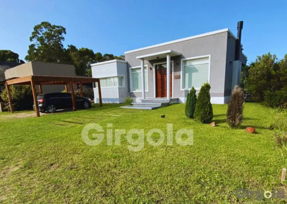 Venta Casa 3 Dormitorios Costa Esmeralda Con Cochera