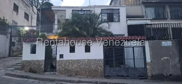 Venta De Amplia Casa En El Llanito Mls #25-5168