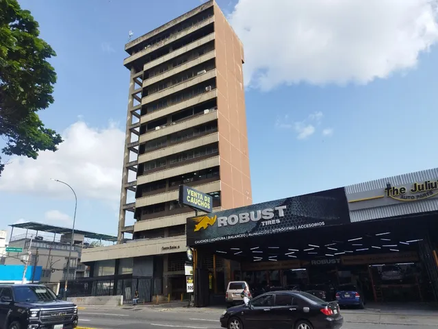 Apartamento En Alquiler Av Romulo Gallego Frente A Daka