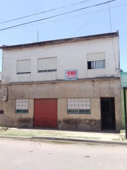 Casa Tipo Chalet (l. De Zamora)  A 3 Cuadras Feria La Salada