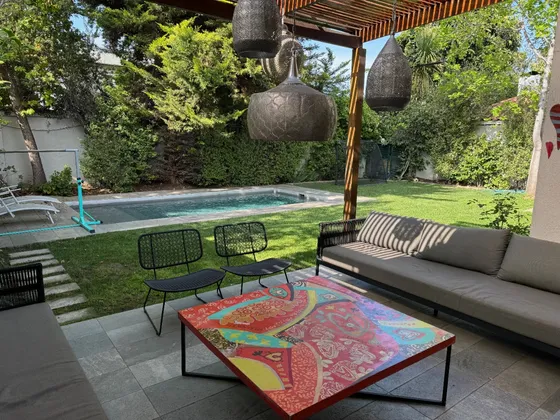 Casa Remodelada, Calle Tranquila, Manquehue Con Luis Pasteur